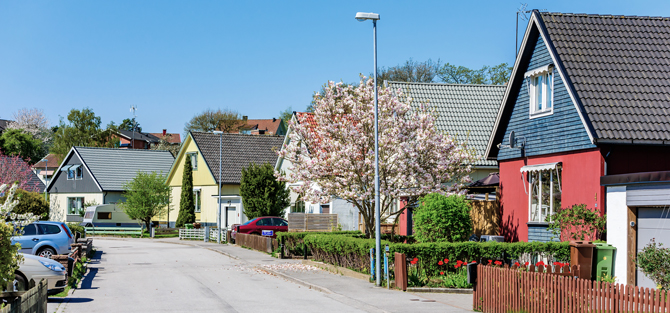 Street with villas in different colors.